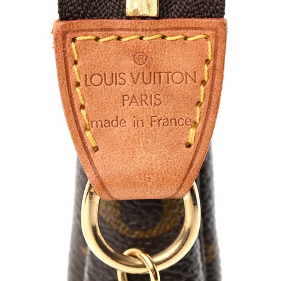 Louis Vuitton Handbags - Louis Vuitton pouch/pochette/wristlet ends